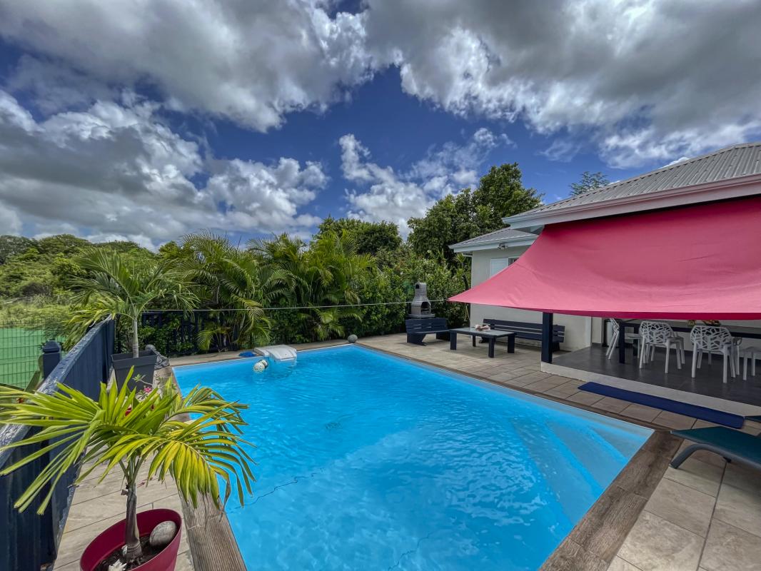 Location Villa 3 chambres Sainte Anne Guadeloupe-piscine-5